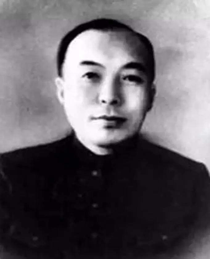 1941年，李兆麟把才半岁的儿子丢在大山深处，妻子哭得肝肠寸断，他端着枪大声吼道