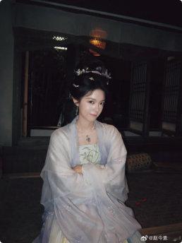 赵今麦一念江南plog赵今麦给风扇贴满了钻 简直太美了麦麦 