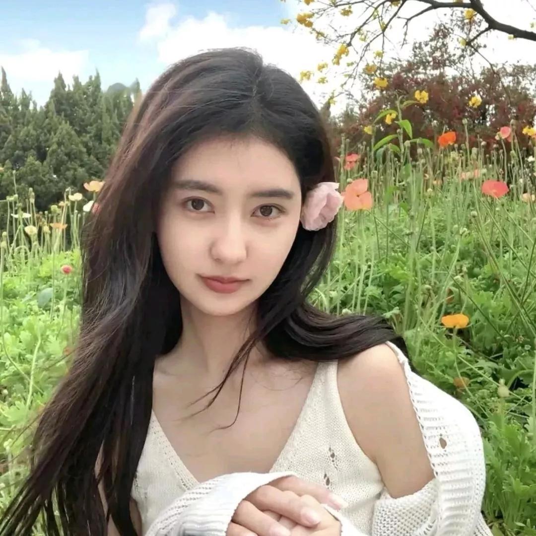 在花海中，捕捉自然的美好瞬间自然漫步时光 宛若盛放之花 沉醉于那片花海 我拍的浪