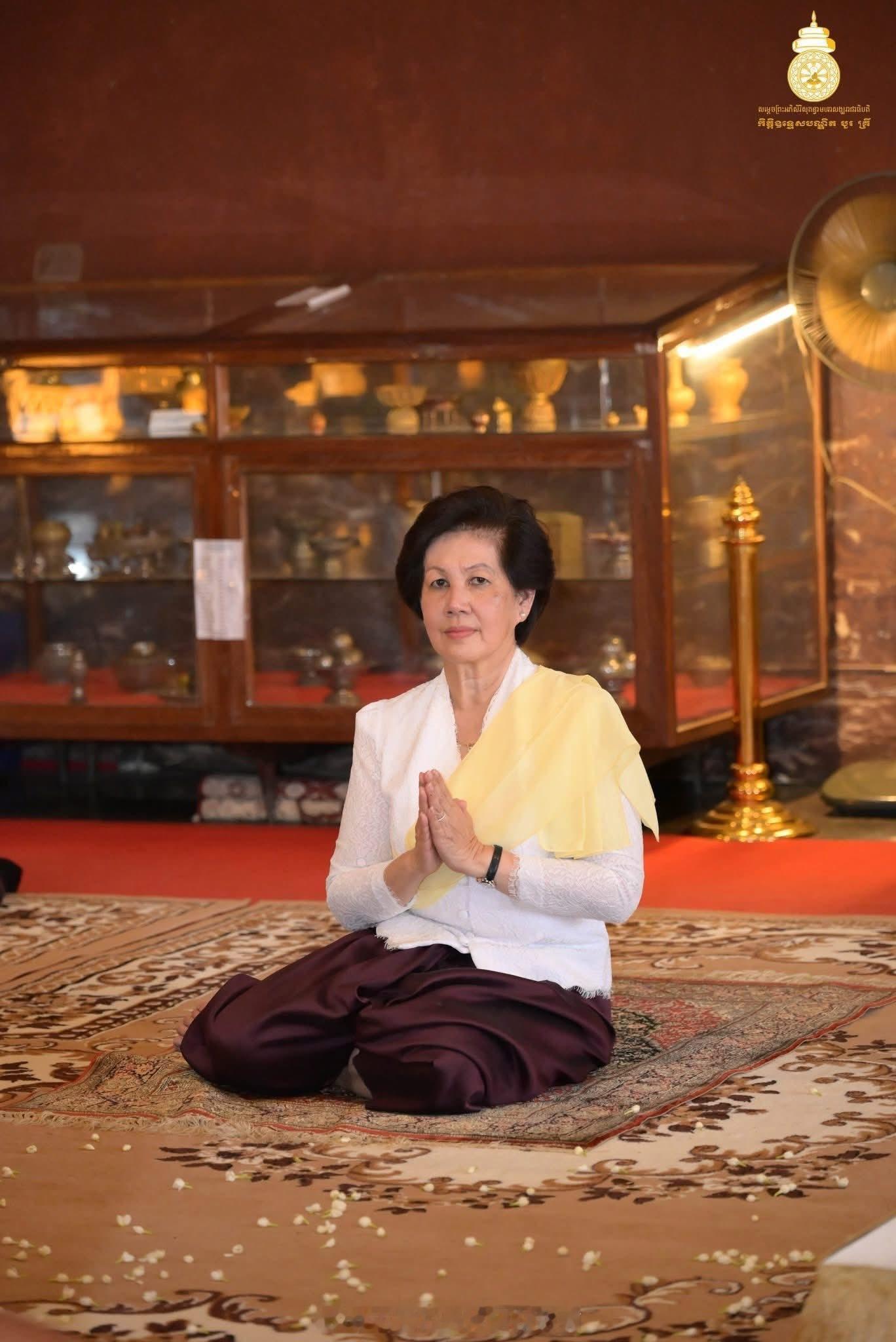 王室王室柬埔寨王室 2026年4月11日，阿伦出席佛塔开放仪式。 