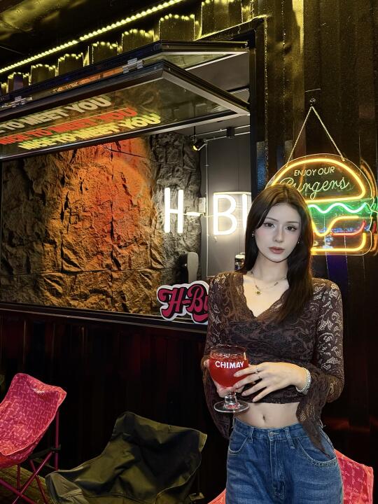 URC ！！！ 超赞粉色汉堡屋🏡🍔