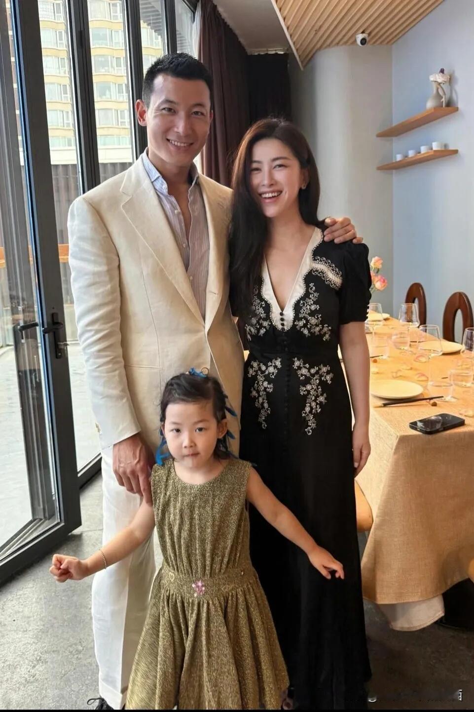 终于找到那么多人喜欢朱珠的原因了。其实人们喜欢的不是她的颜值，也不是她的才华，而