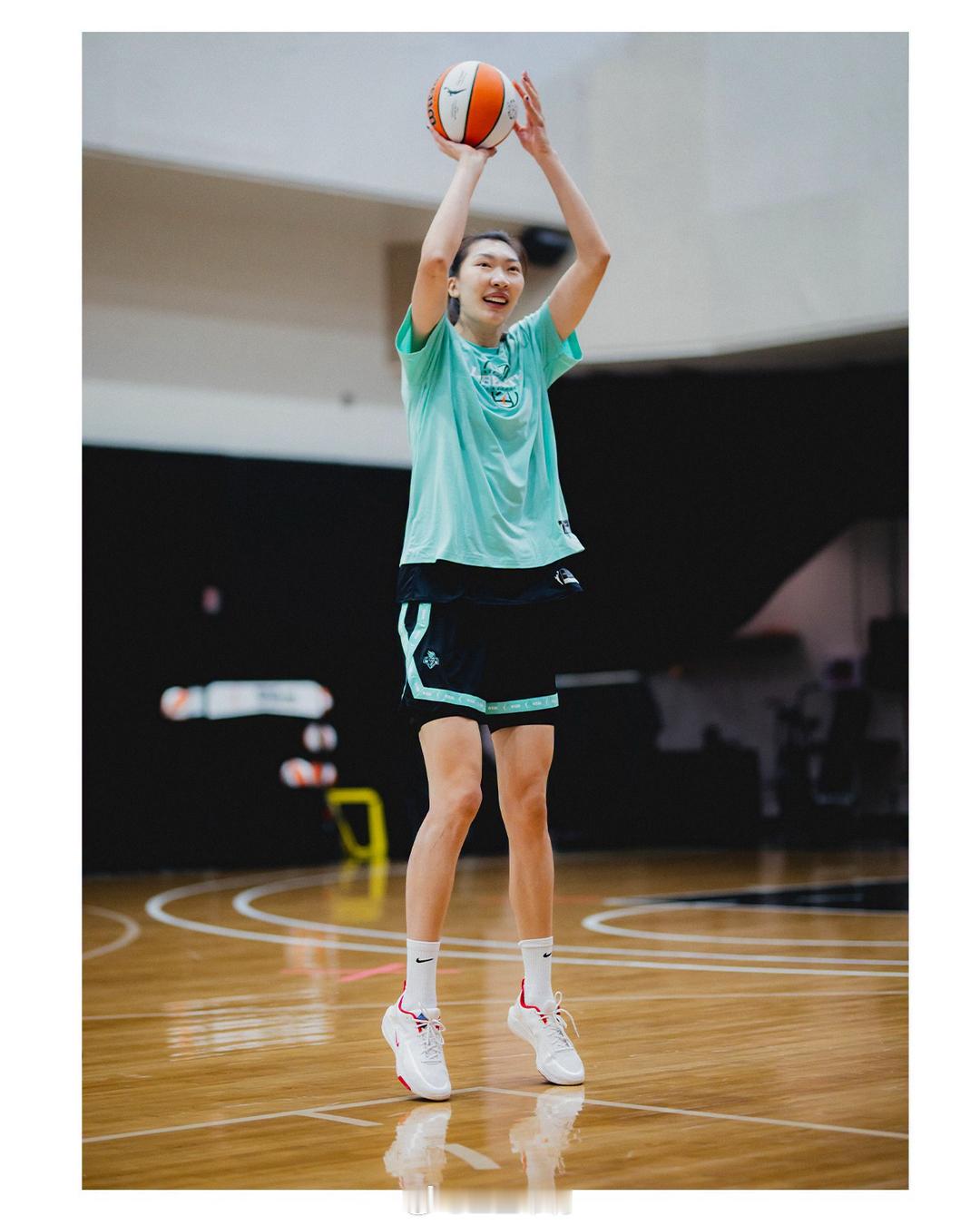 中国女篮 韩旭那边已经练上了！ 