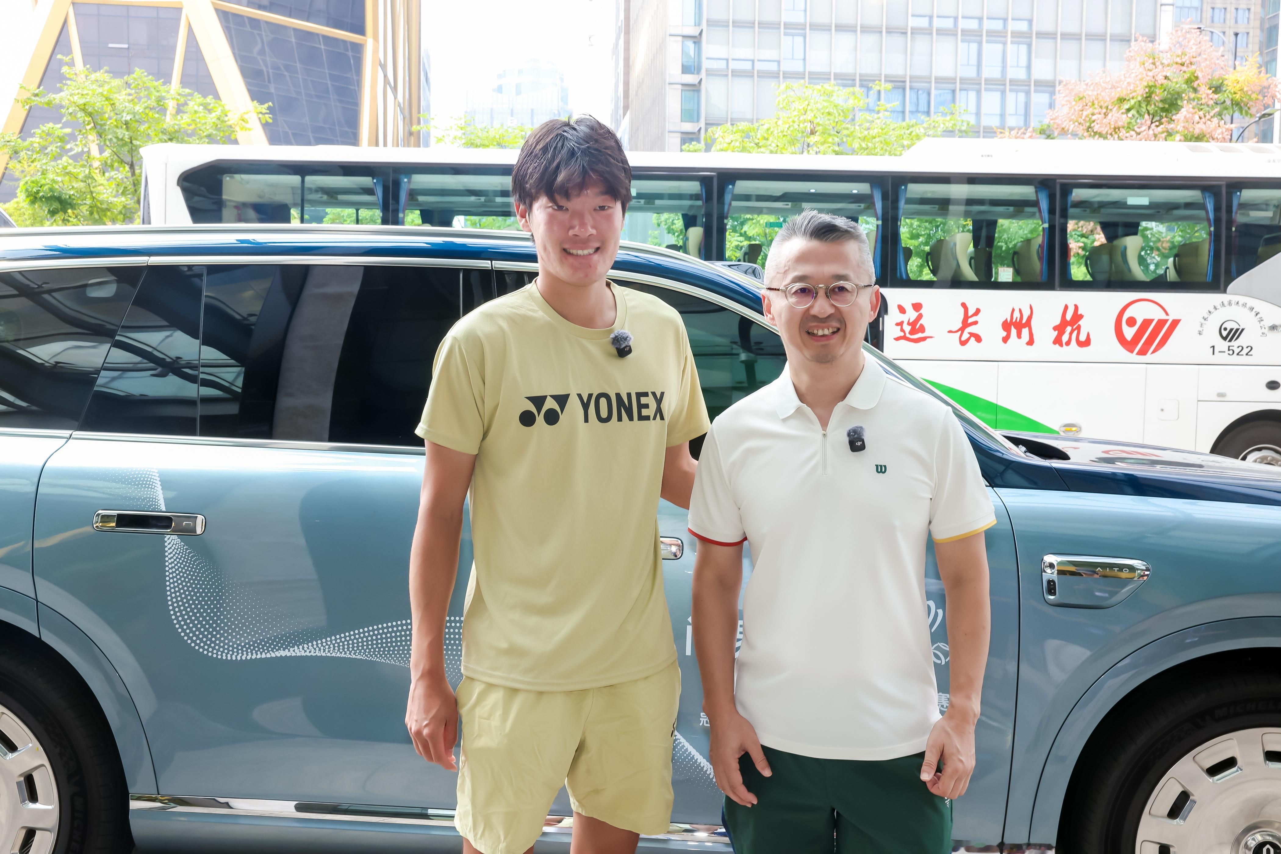 杭州网球公开赛 每年都有几个随车采访球员的机会，去年我把第一次给了卡佐（网页链接