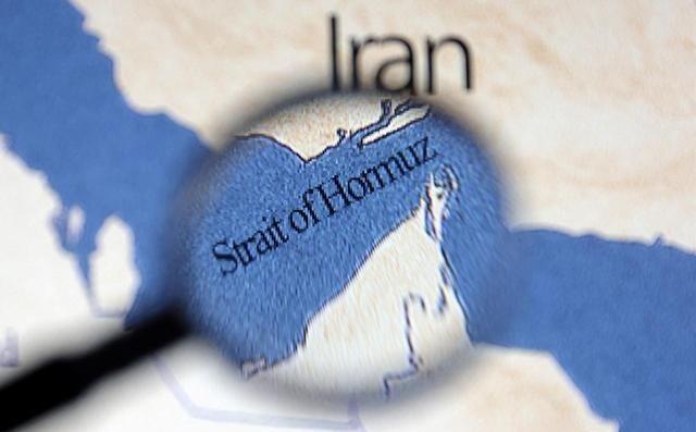 伊朗没有能力封锁霍尔姆斯海峡！既没有强大的空军也没有强大的海军，拿什么封锁！伊朗