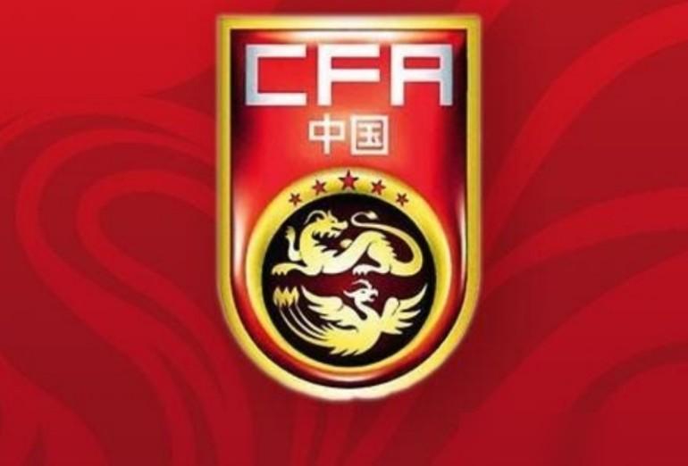 U23亚洲杯刚拿亚军，邵佳一直接从队里抽了近十个主力进国足。
都是U23的核心