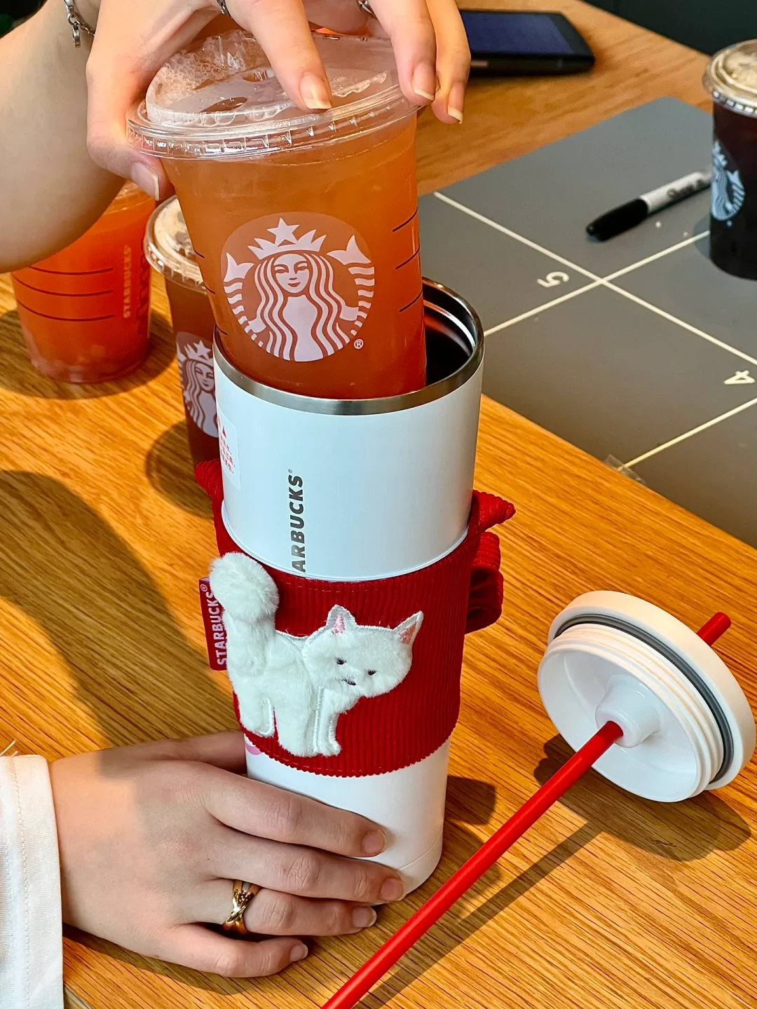 星巴克杯子最伟大的用法。。梦中情杯买一送一