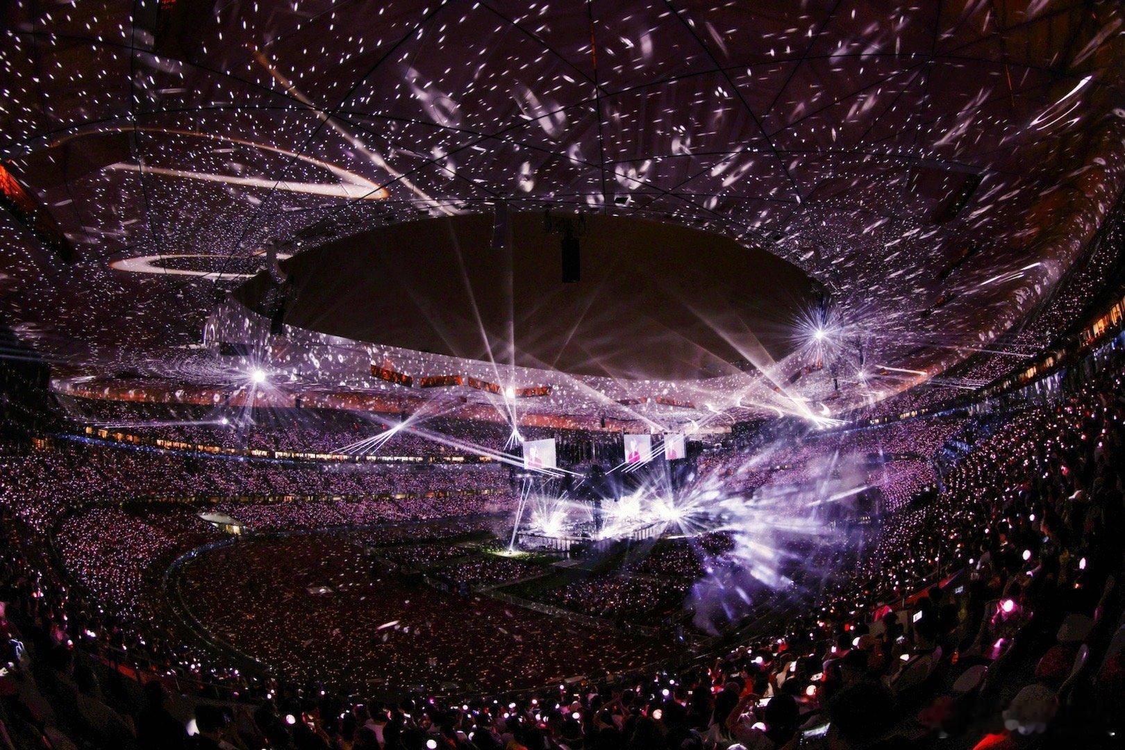 #华晨宇舞台已经NextLevel了#果然花花的舞台从来不会让大家失望，看他的舞