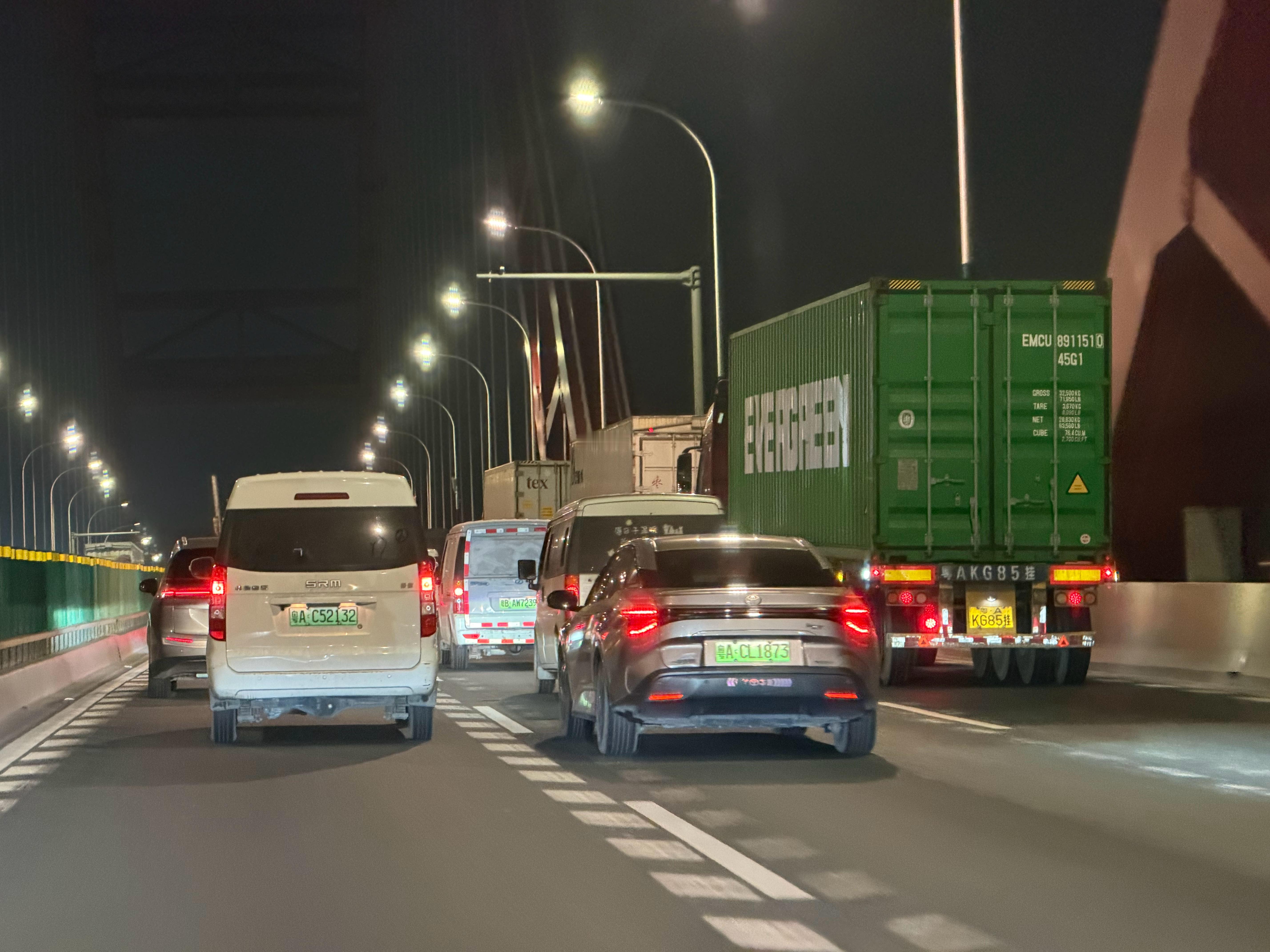 以为是一次纯粹的驾驶…谁能想到广州怎么这么多人？！ 广州