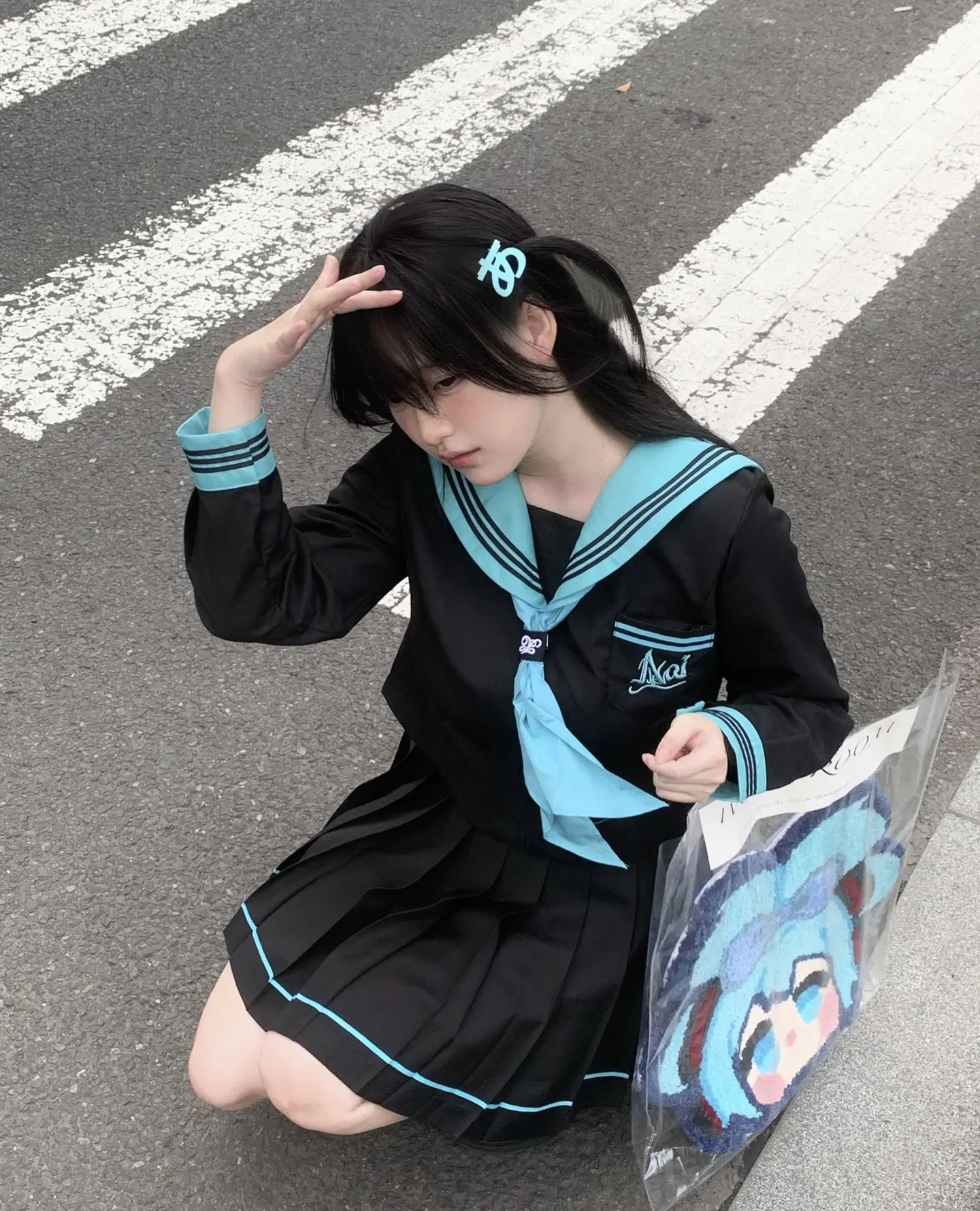 快看！是促初音配色的水手服！jk