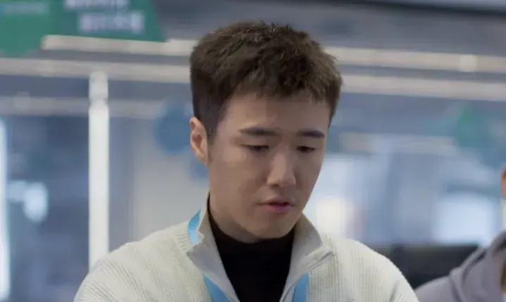 听说过这个故事吗？在悠闲的成都，一场火辣辣的爱情大戏正在上演。工作狂那隽和悠闲派