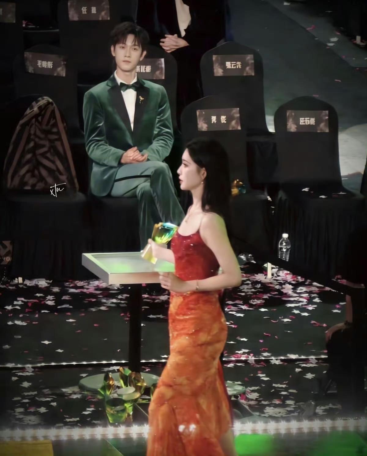 谁懂啊！这次真的要站刘大锤了，直接戳破代拍造谣，辟谣两人搬家同居的假瓜，还直白说