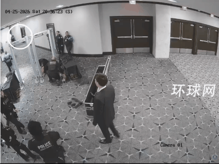 白宫枪击案，高清监控曝光！

有一个美国特勤人员，对面都是队友，他竟然直接拔枪连