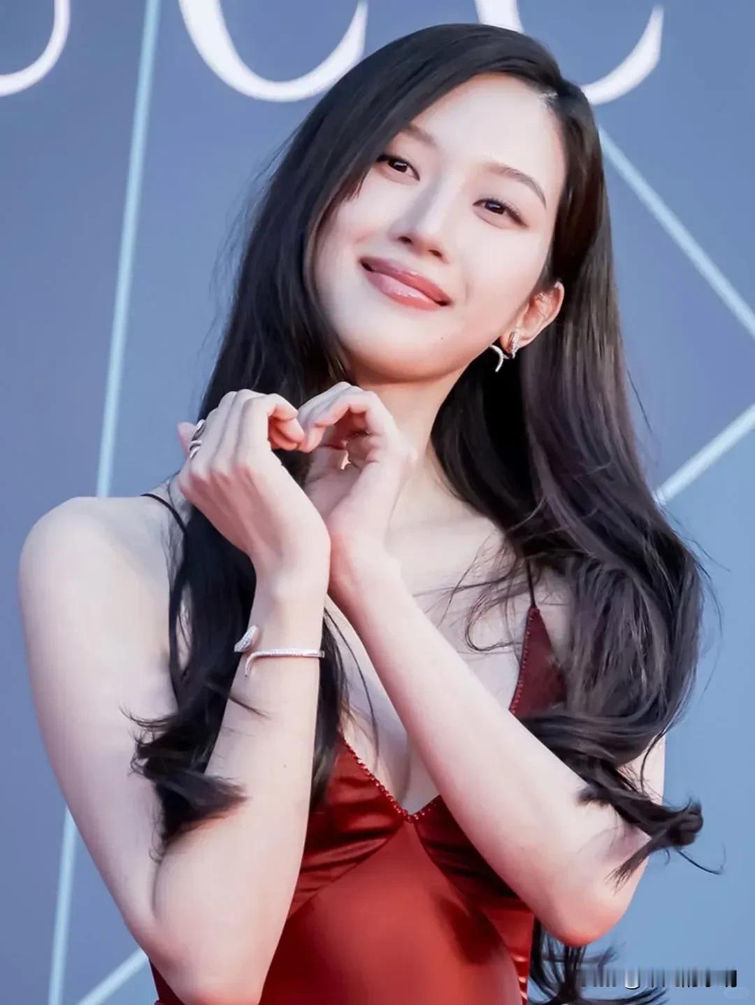 2026年第62届韩国百想艺术大赏，
文佳煐大满贯封神现场，
首位95女影后改写