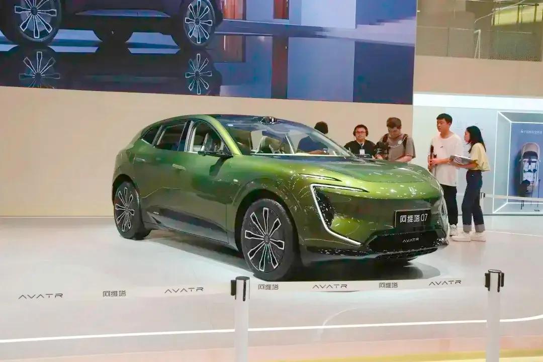 2024年买车不纠结，参考有口诀
1、随大流--买比亚迪
2、要科技--买问界