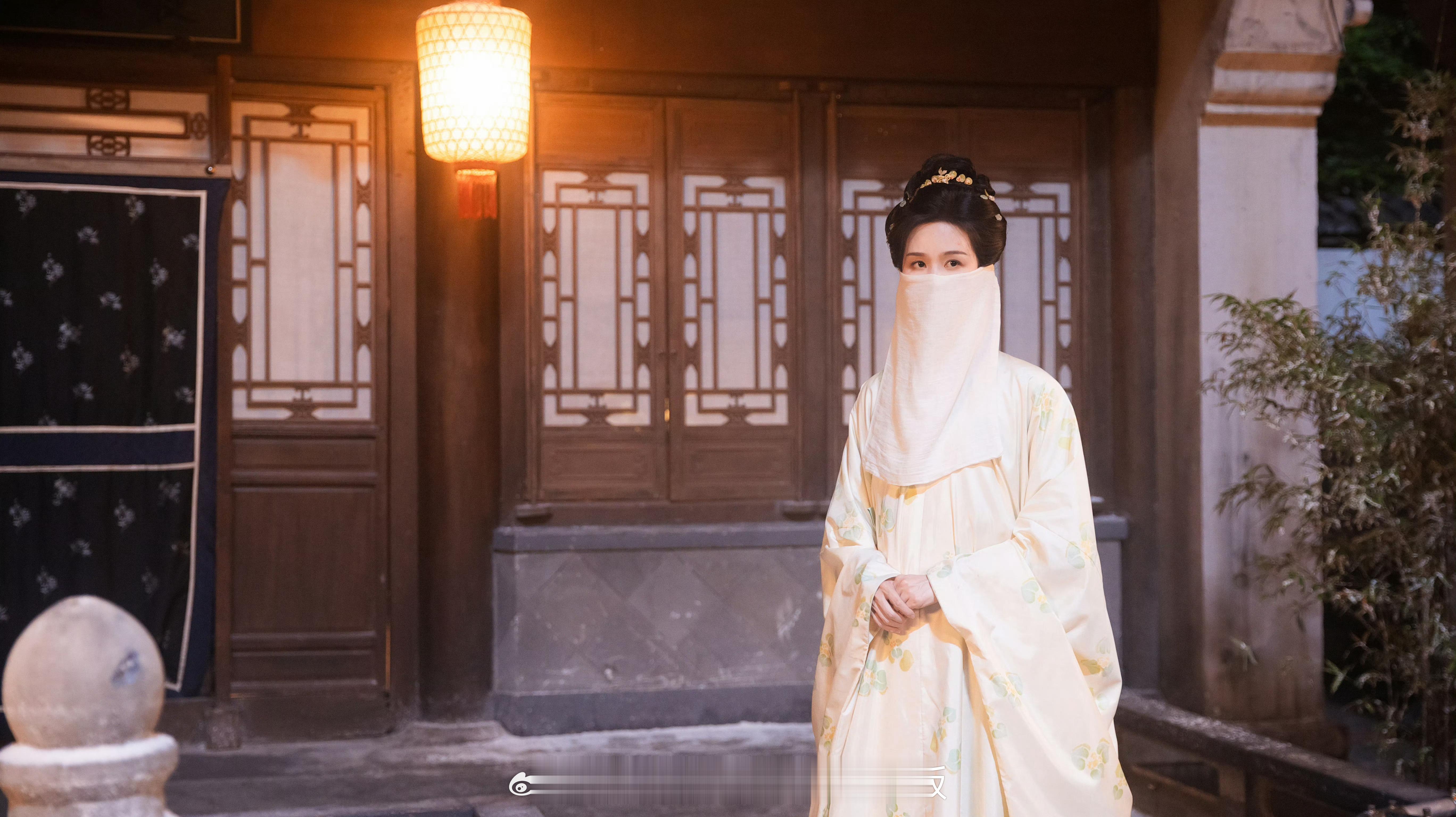 陈都灵[超话]  [可怜]陈都灵庄寒雁 蕙质兰心，外柔内刚。北上的孤雁有最锋利的