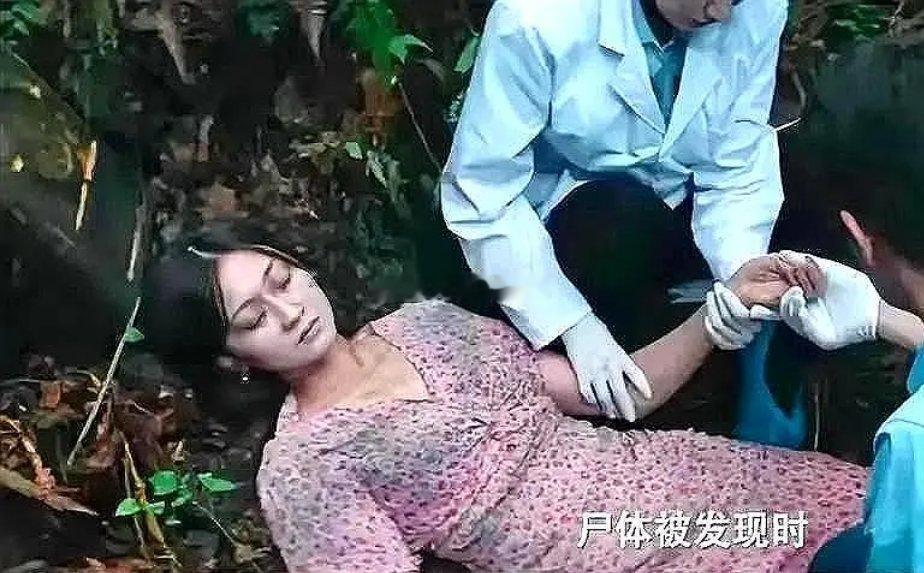 这什么电视剧？用个假人就冒充“尸体”了，舍不得花钱用真人化妆吗？ ​​​