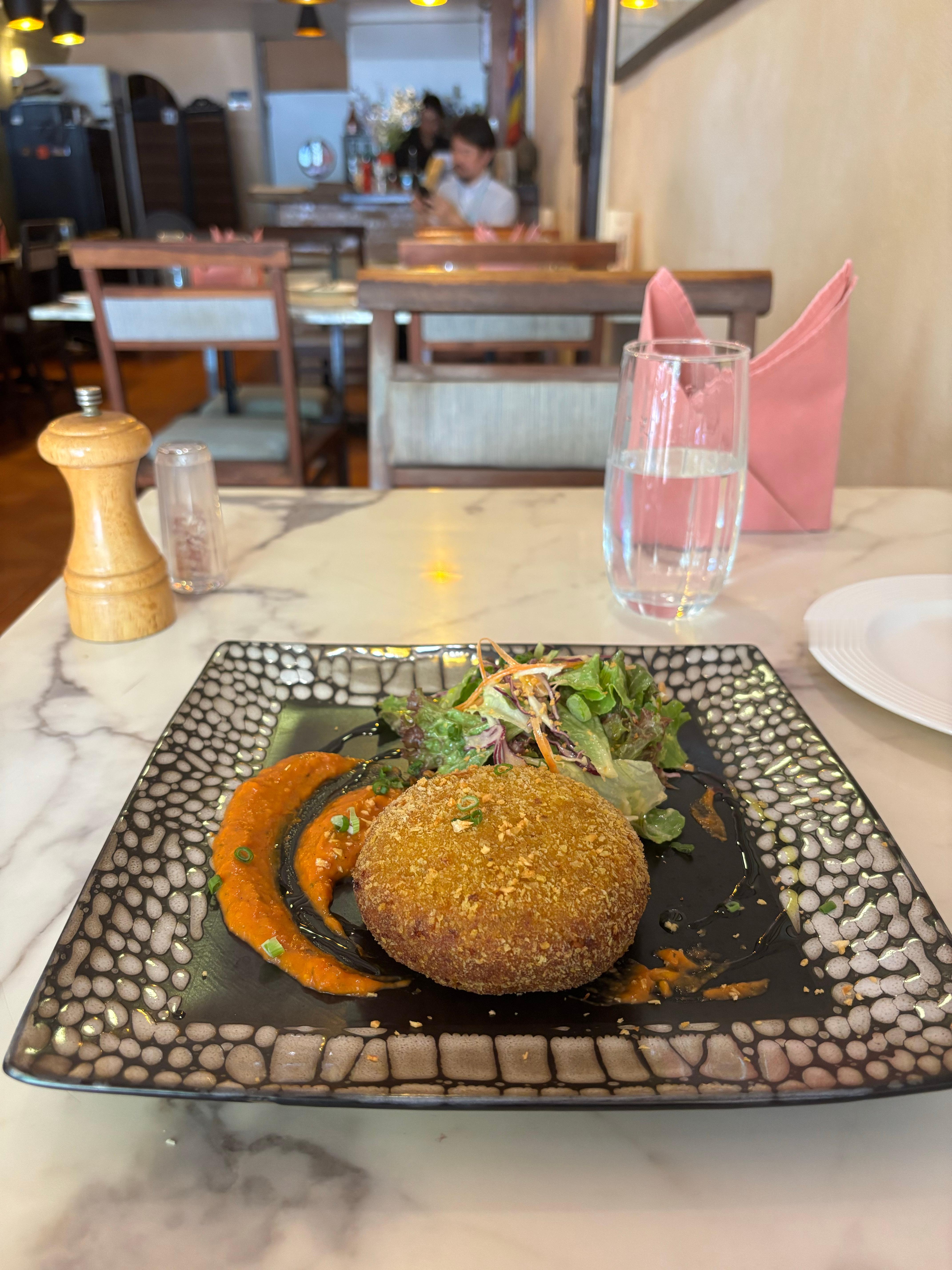 今天中午继续吃法餐Le dîner est servi利维坦的子民也要享受法餐L