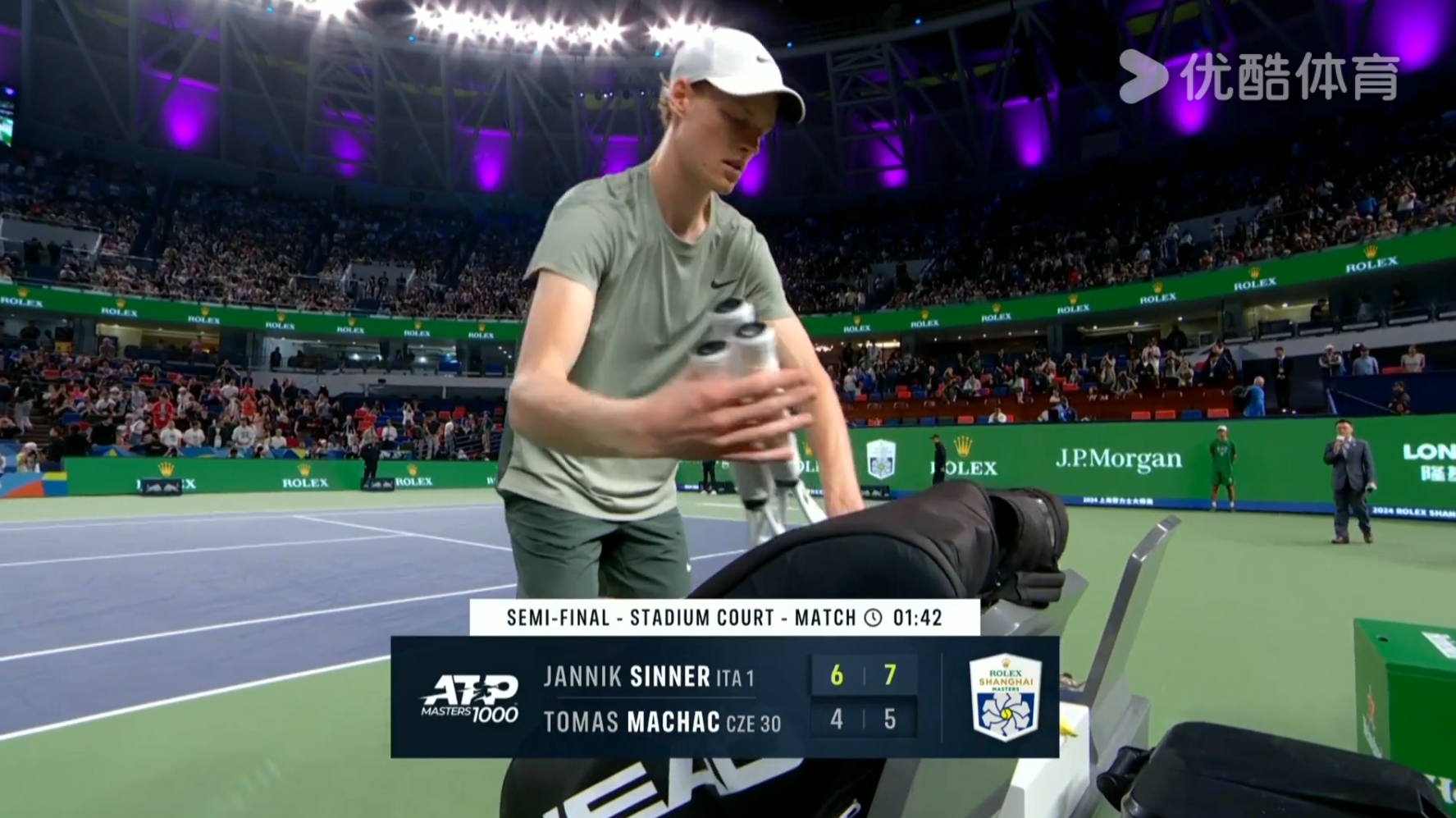 辛纳6-4/7-5险胜马哈奇，生涯首次进入#上海劳力士大师赛# 决赛！马哈奇强力