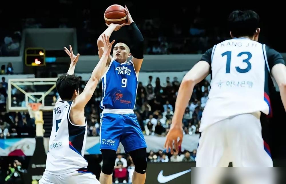 新帅马祖尔斯一上任，就亲手埋葬了韩国男篮17年的脸面。
 
全队被中国台北队按在