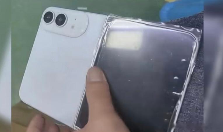 iPhoneUltra配色曝光  简约耐看的黑白配色，这也反映了苹果在切入折叠屏