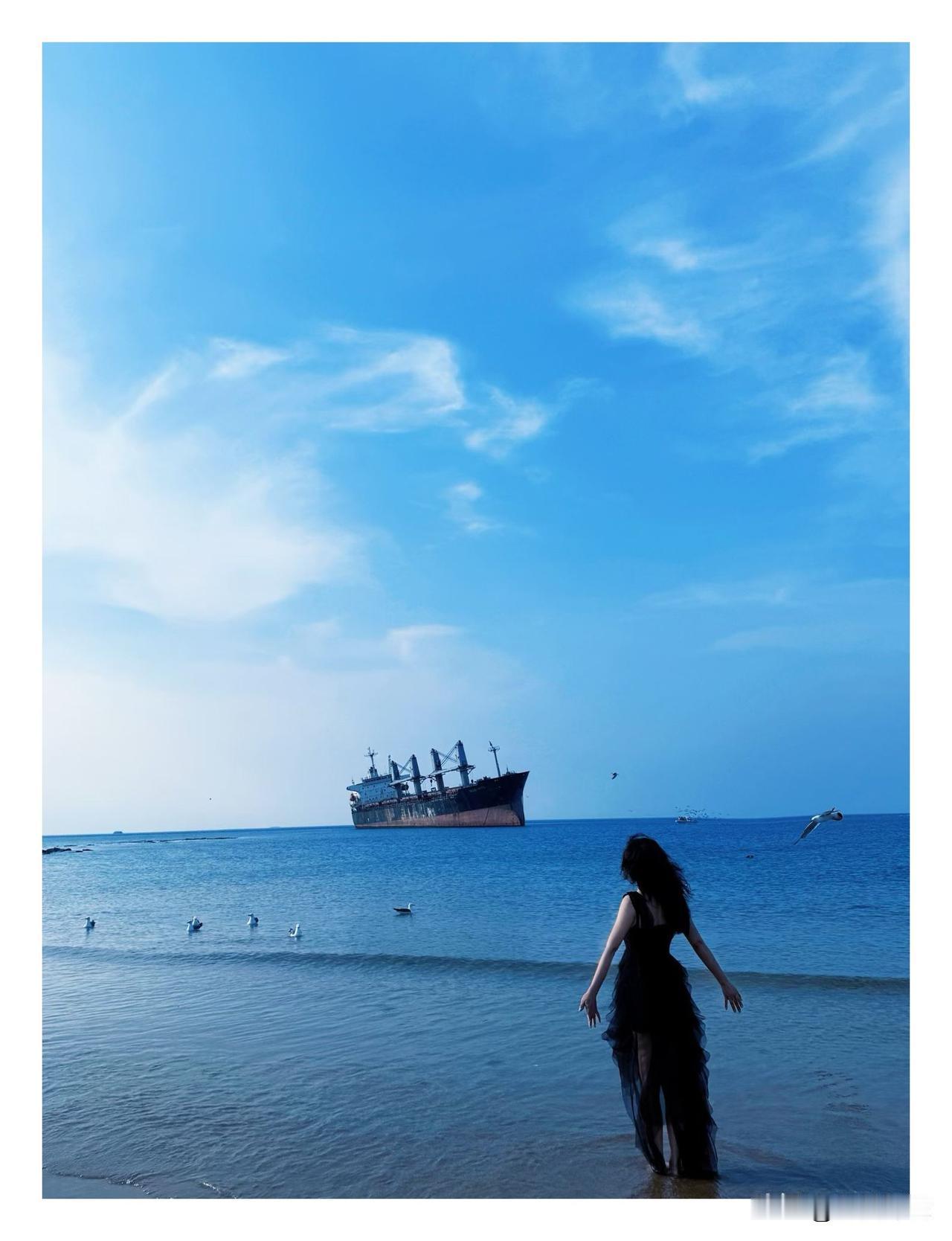 大海就是我故乡

小时候，妈妈对我讲，大海就是我故乡，海里生，海里长。

大海的