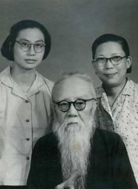 1901年，19岁的马一浮丧妻，他发誓不再续娶，岳父同情他，便问他：“我三女儿1