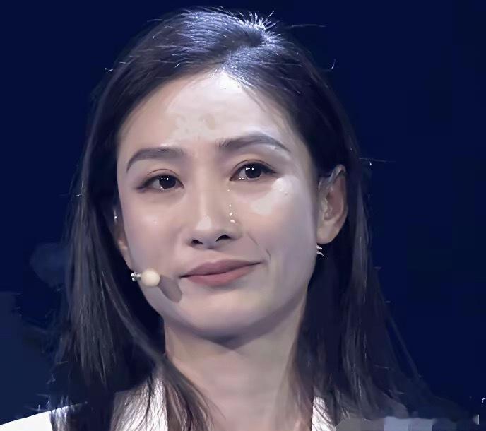 原来账算的太清，爱也会算没的。陶昕然的10年婚姻，离婚收场。陶昕然女儿上国际学校