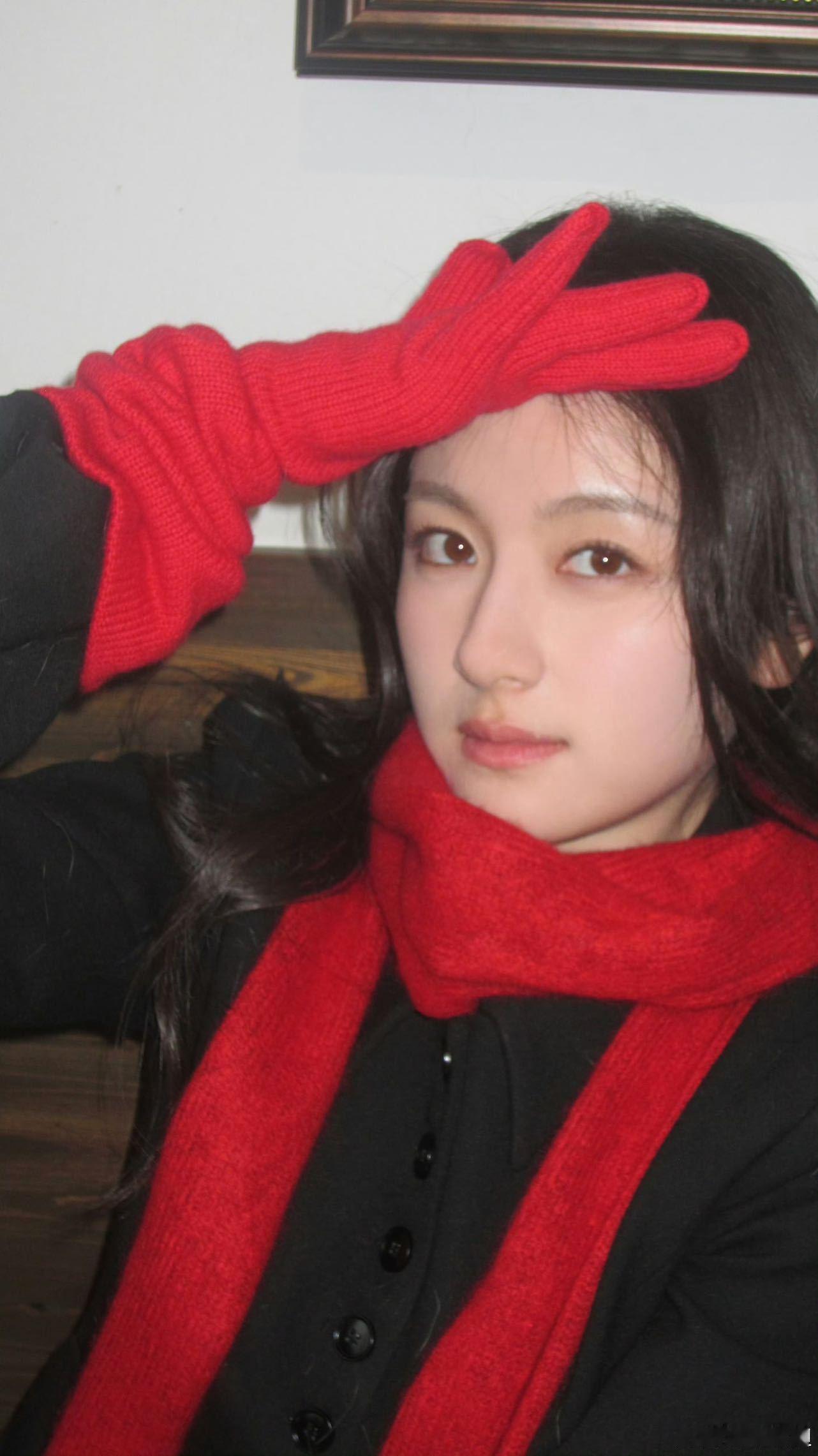 最近真的超级吃李兰迪的颜值，她的每一张照片都充满了清新自然的美感，完全无法抗拒！