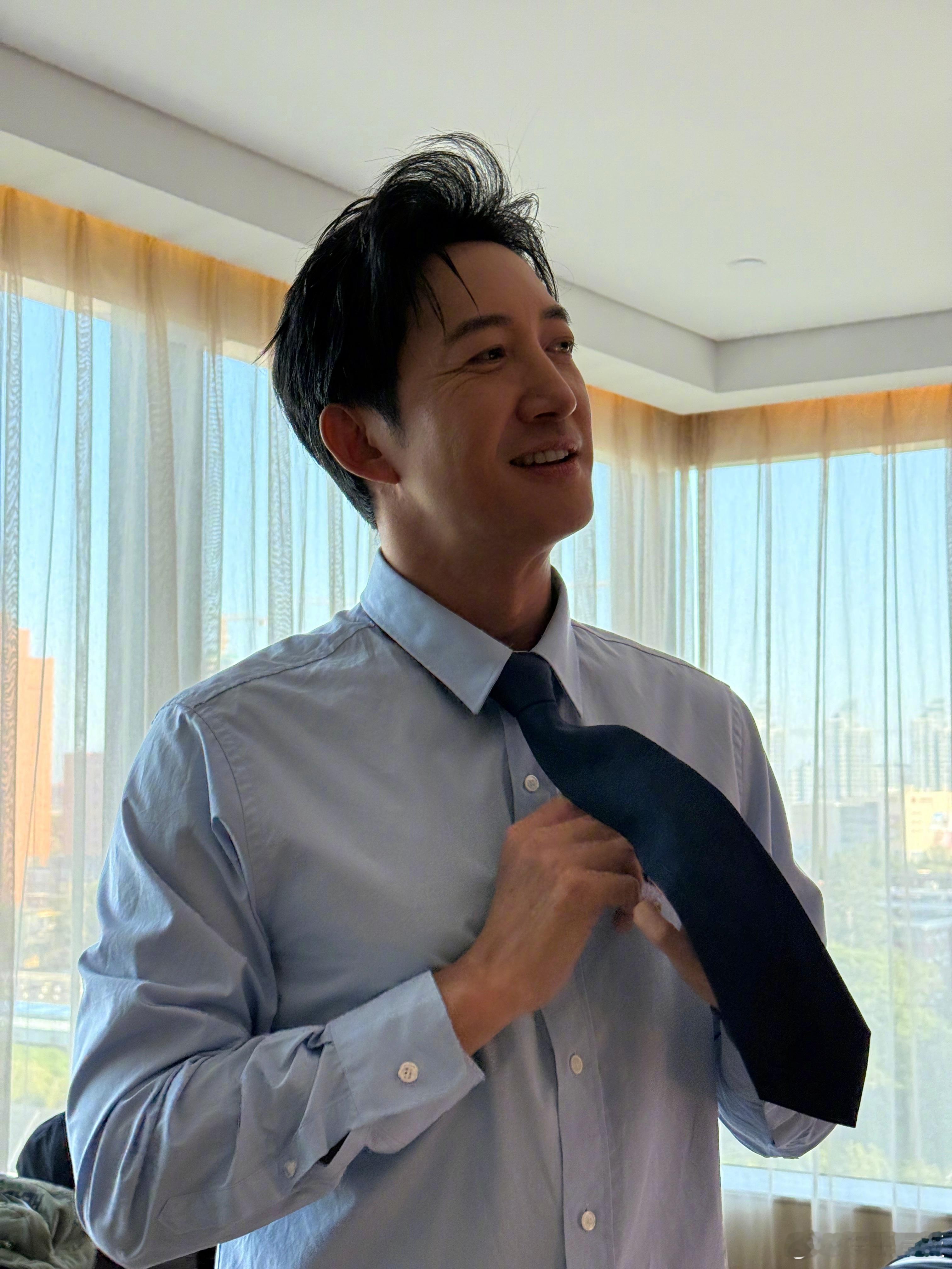 王阳十八宫格告别2025 看到发的十八宫格告别2025好有感触，每一张简单的照片