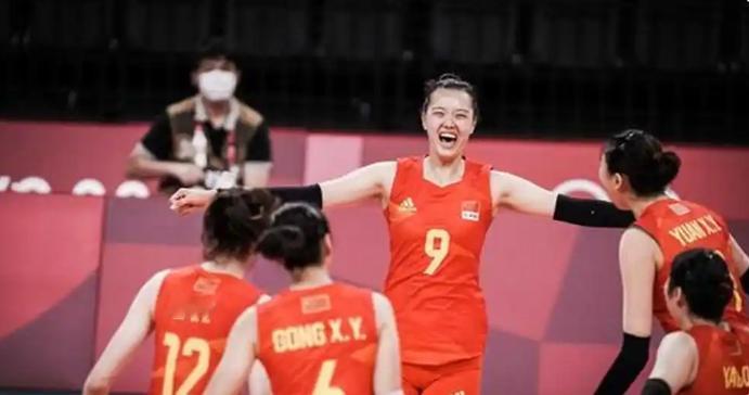 中国香港女排这回彻底认清现实了！中国女排与中国台北女排赛后的温馨合影，不仅是两岸
