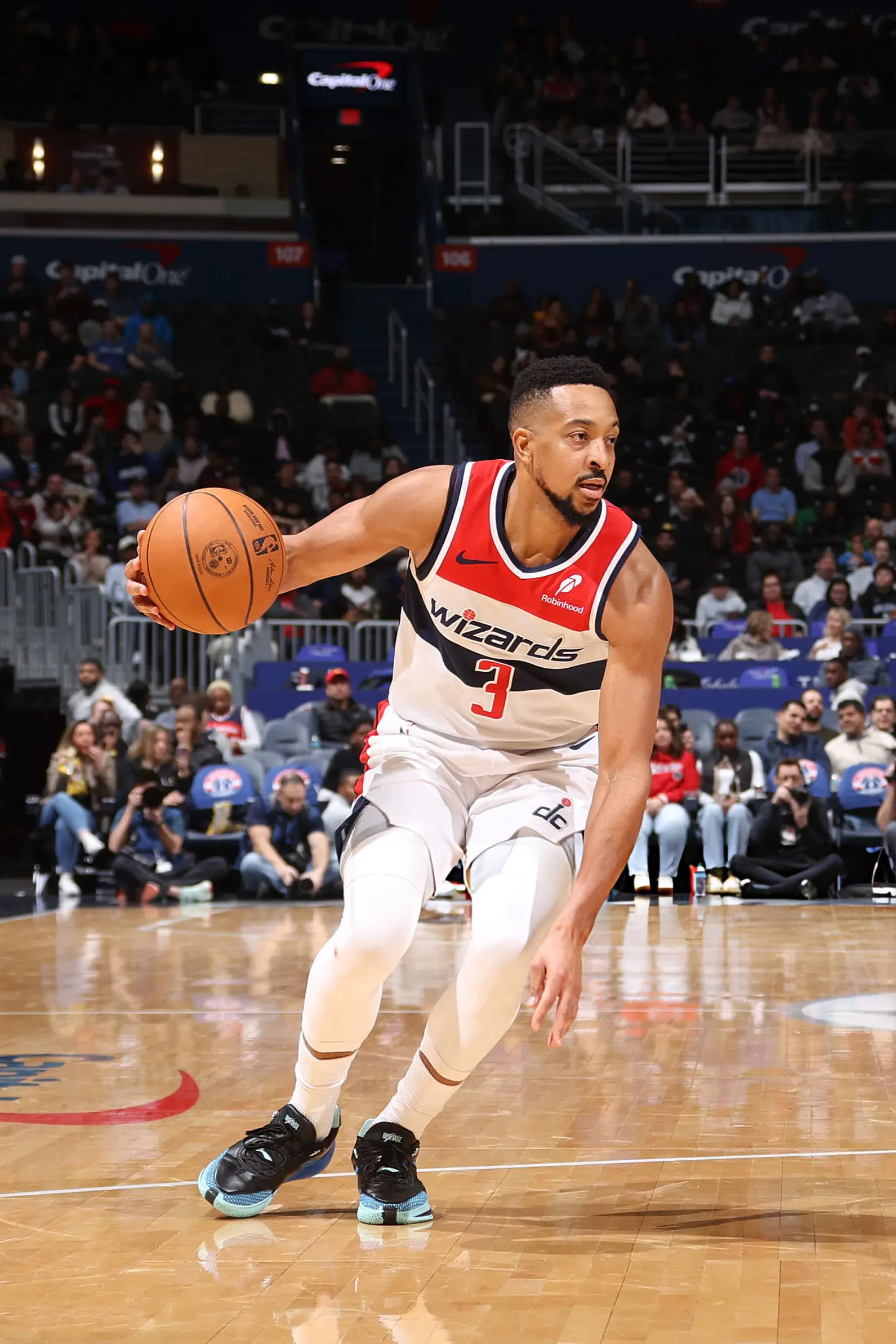 CJ·麦科勒姆 · 李宁 CJ4登场38分钟 19投11中 三分球7投3中27分