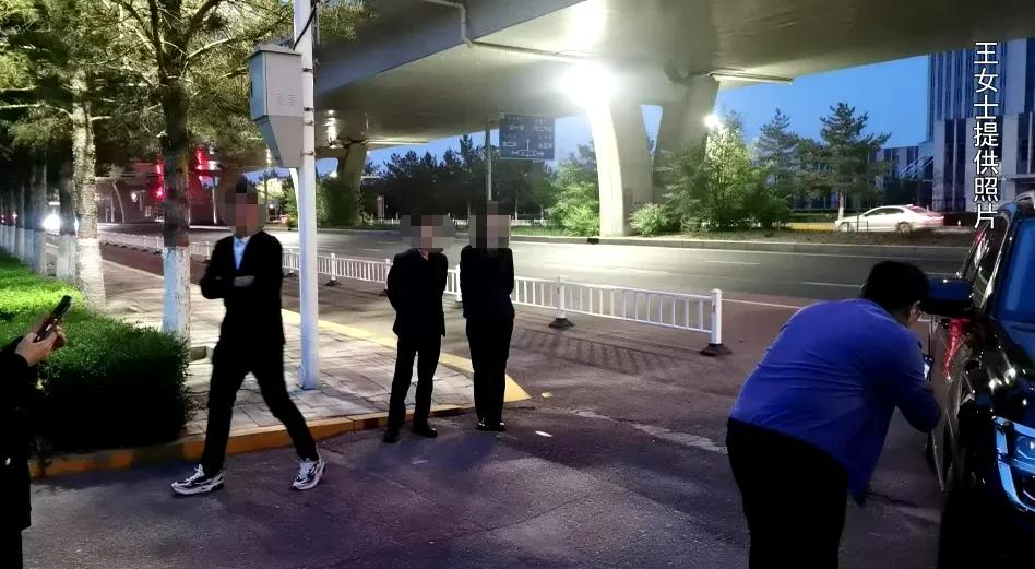 内蒙古的李娟花 27 万买了辆新车，刚上完牌照 20 分钟，车还没开出 4S 店