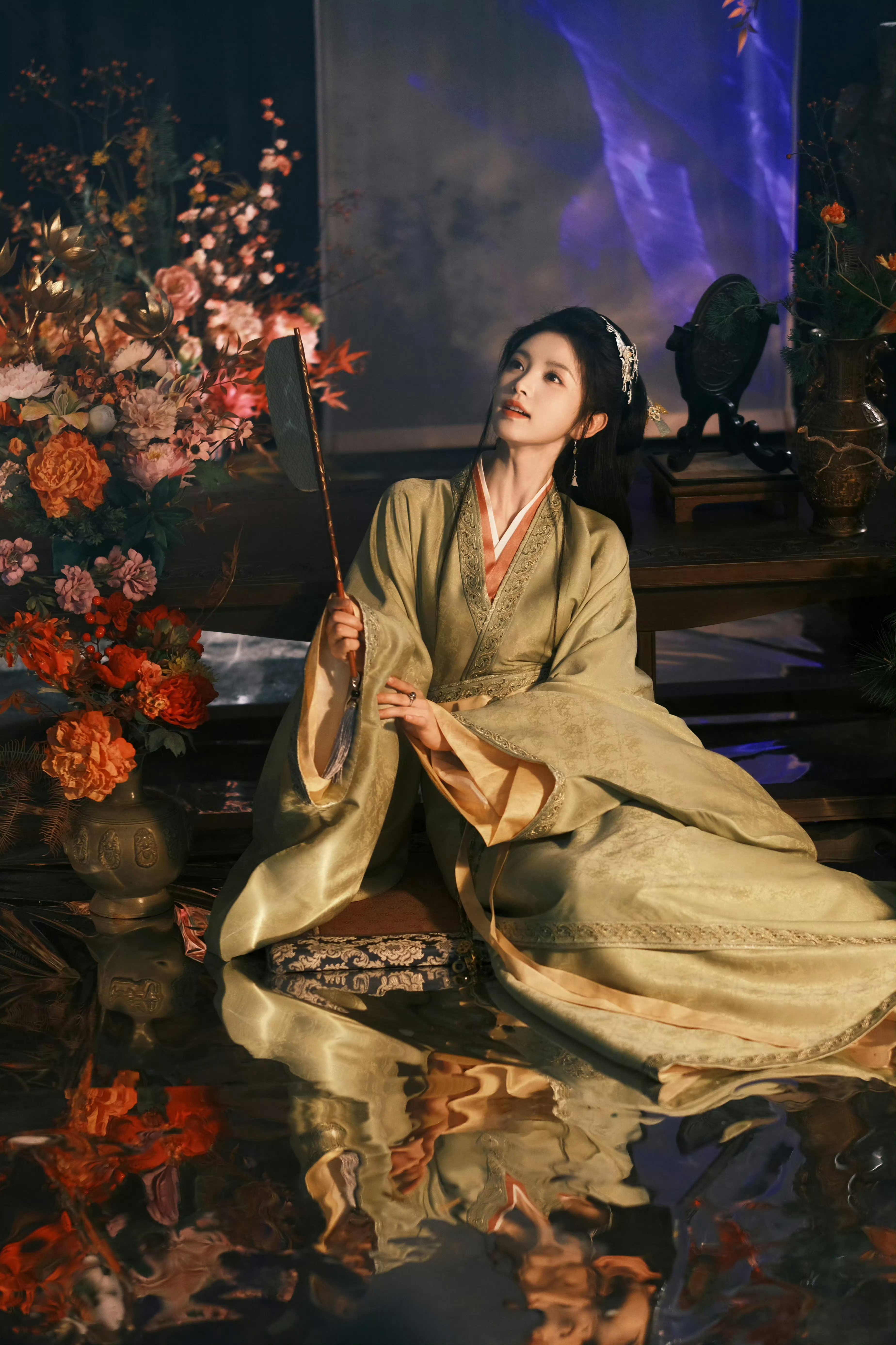 这种一人双角一正一反一人独吃所有流量的设定一直都是男流量在演，支持女生也来一个田