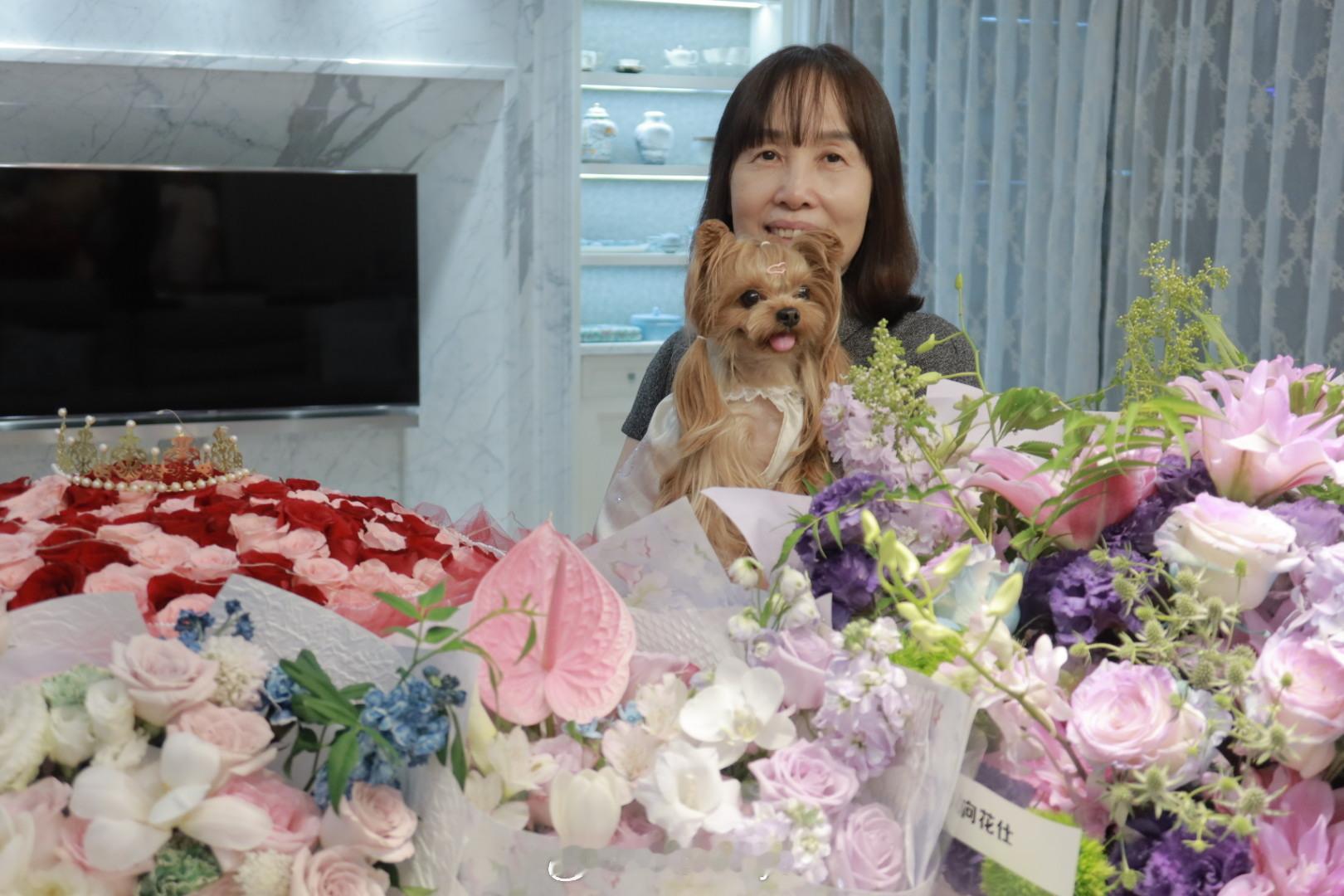 妈妈生日快乐[抱一抱] ​​​