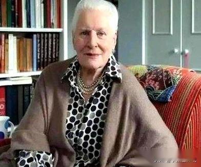 英国一个活到101岁的女编辑，扔下一句戳穿无数人的话：“男人完事了，可以扭头就走