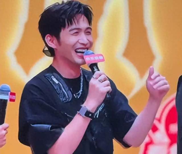 《披哥》初见面，张彬彬脸肿，孙楠尽显姨化，他情商太低难怪不火