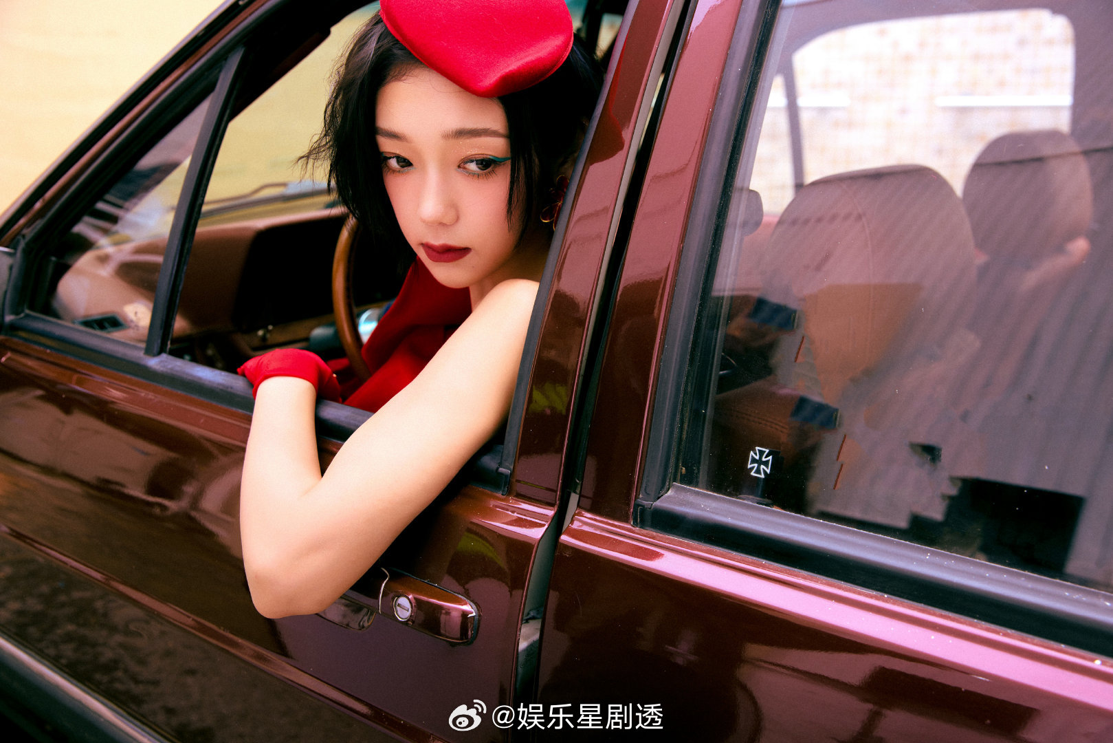 希林娜依高镜像森林演唱会 今晚的舞台太动人了！希林娜依高的唱功稳到震撼，每一个音
