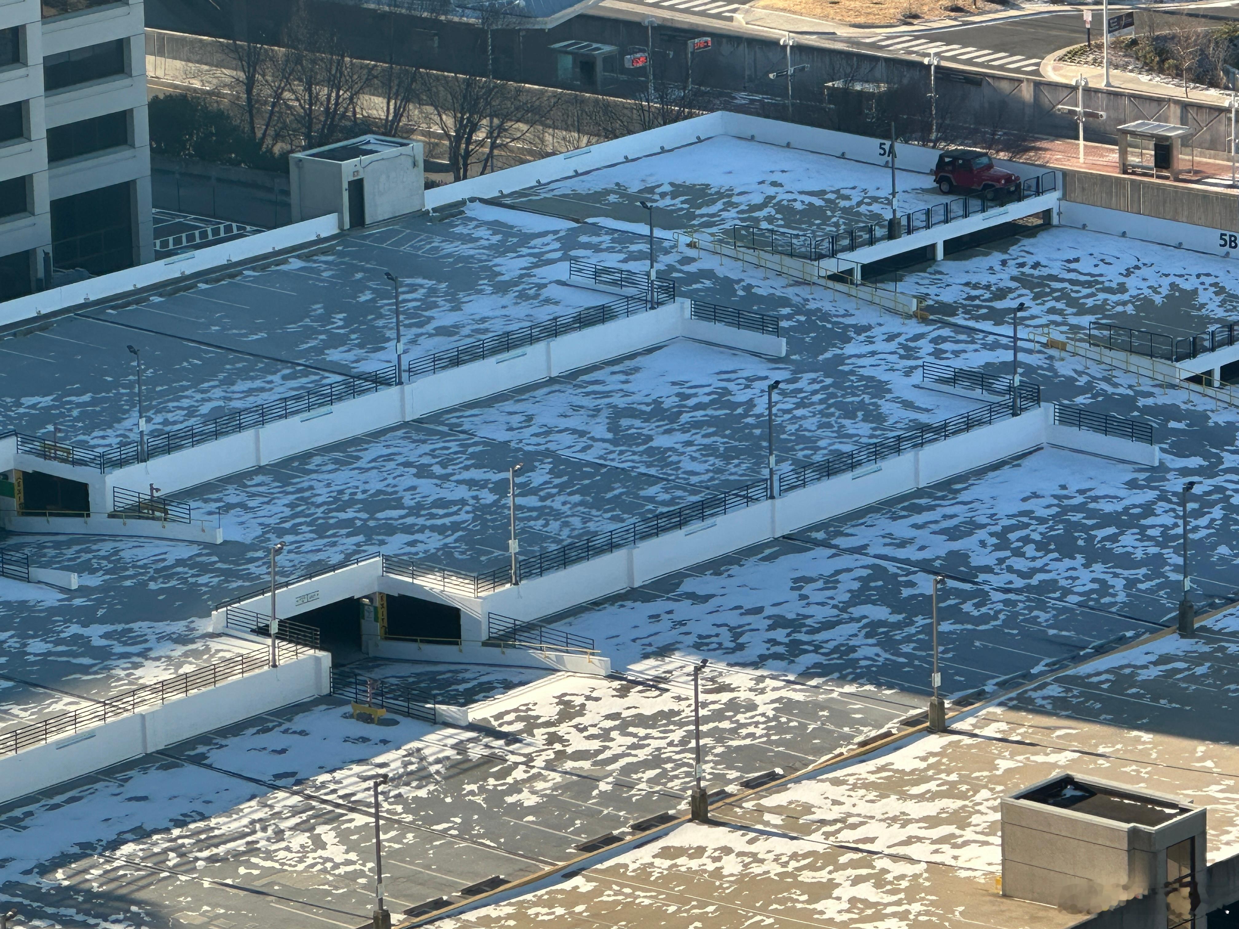 新年第一天悄无声息的下了今年第一场雪❄️瑞雪兆丰年！ 