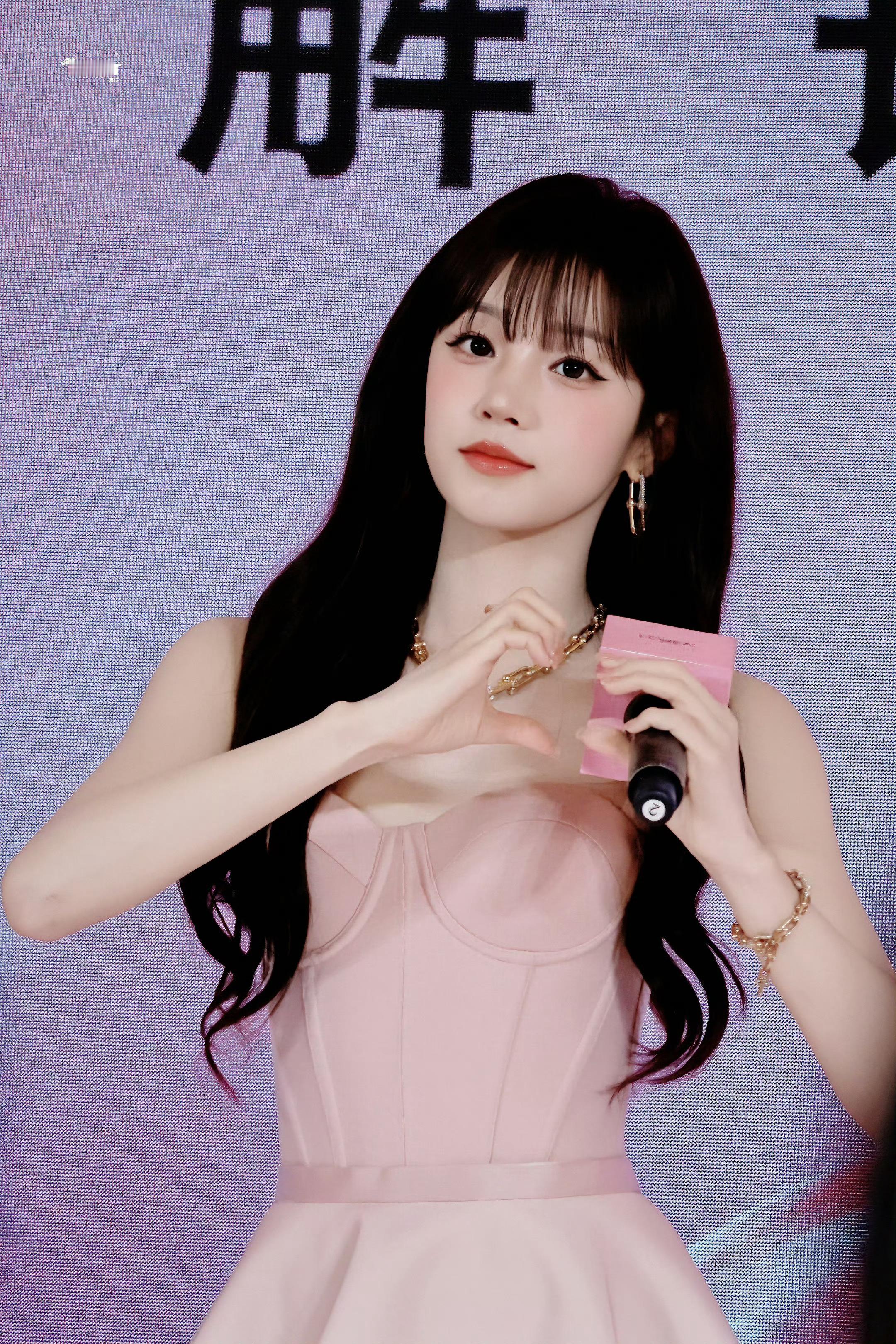 宋雨琦🐶宋雨琦新生代全能唱作人🐶巴黎欧莱雅美发代言人宋雨琦 【260821】