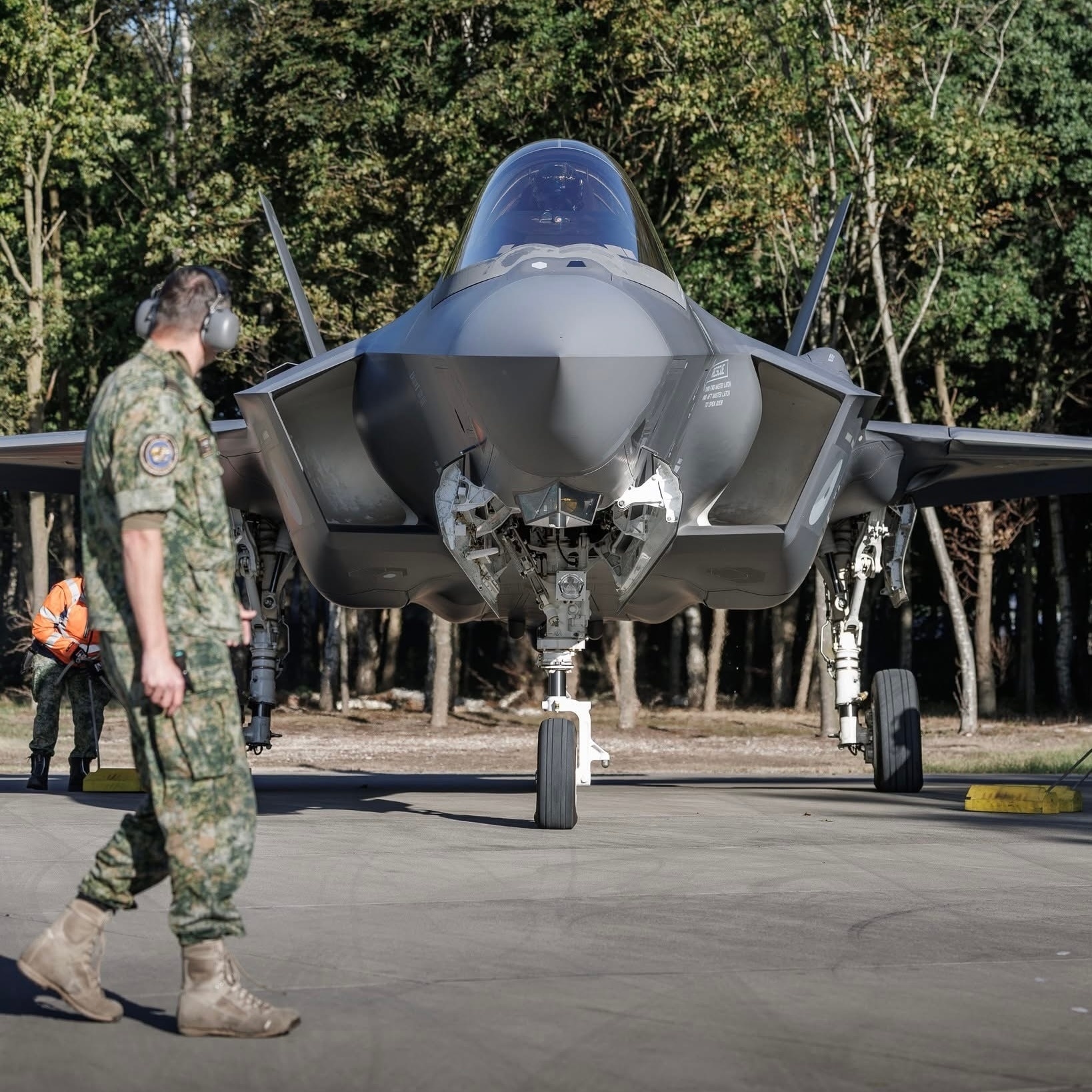 全球3.5代战机代表，美国F35[阴险] ​​​