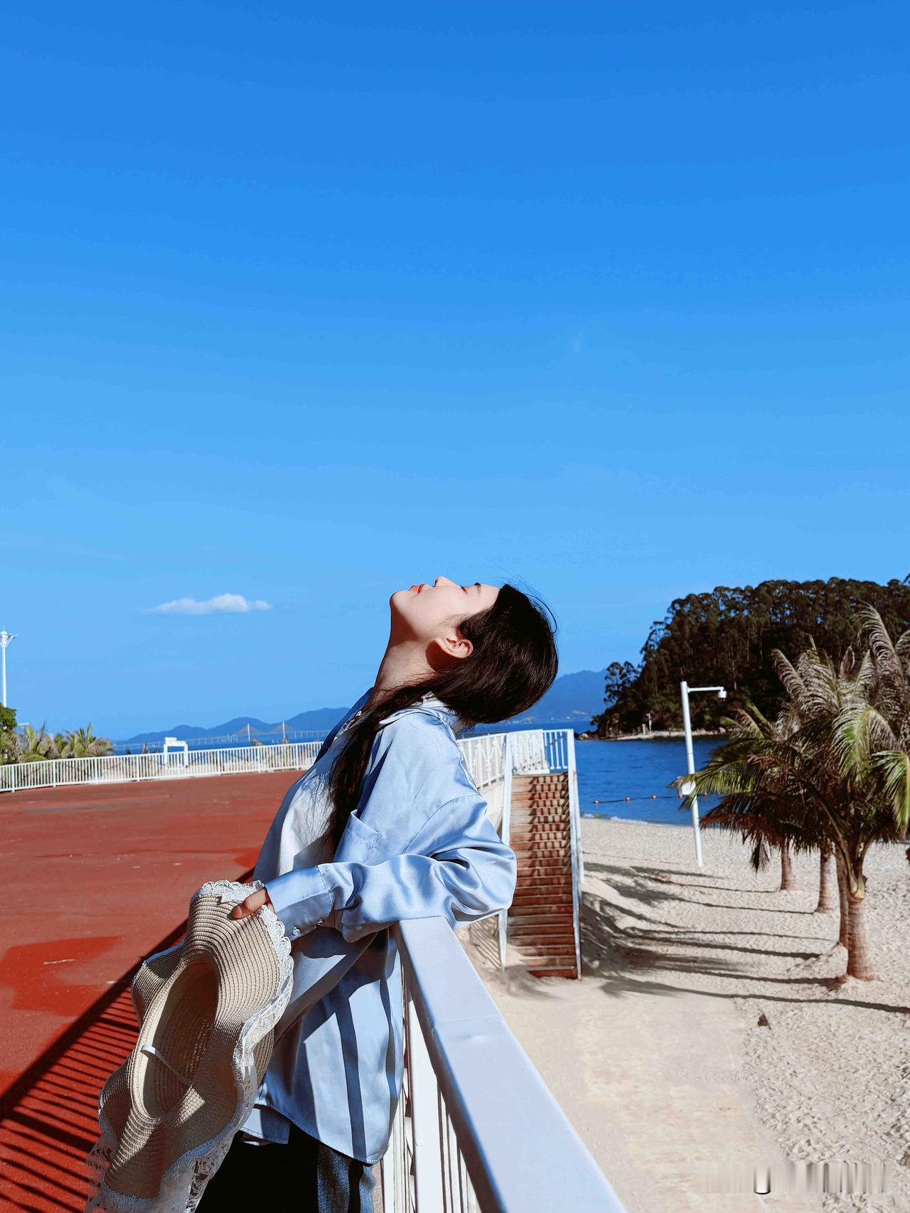 突然理解了为什么我妈不让我相亲了
前几次我小姨都会给我介绍相亲的人，我妈都不同意