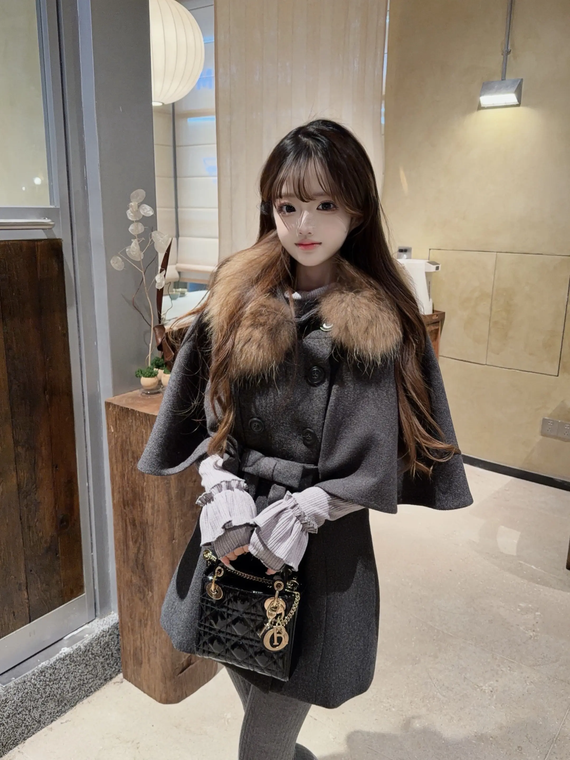 人们说 手和心脏大小一样 那么 你和我十指相扣时 有没有感受到我心脏的...