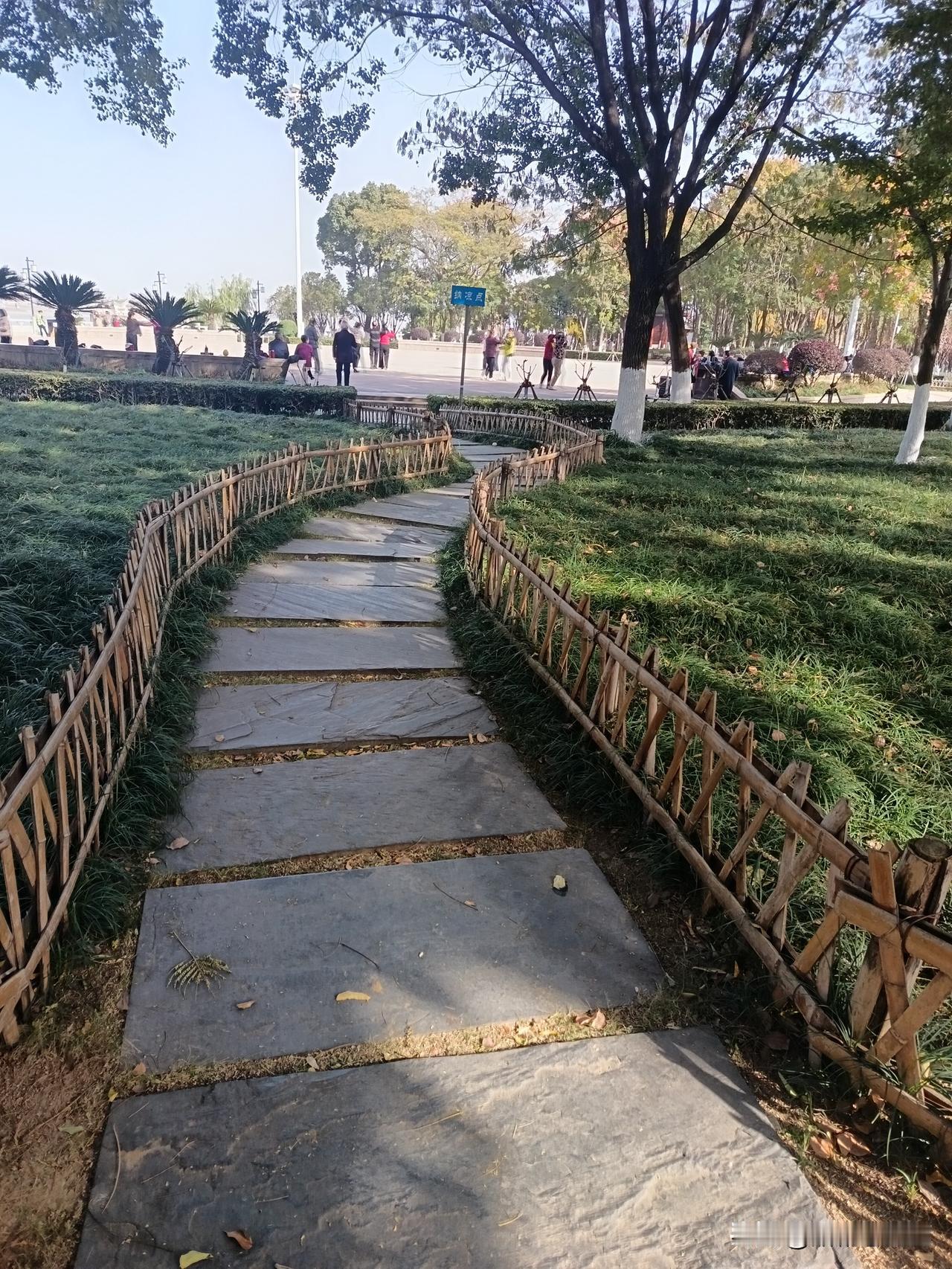 谁在悄悄吃掉日本丢掉的中国游客去了日本旅游的，出来说说，还去小日本吗