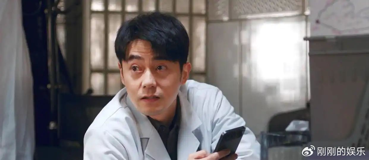 刘铮亮光听半句话脑子里直接虚构出了一部那种关于犯罪题材的影片作品。😂车子呢, 