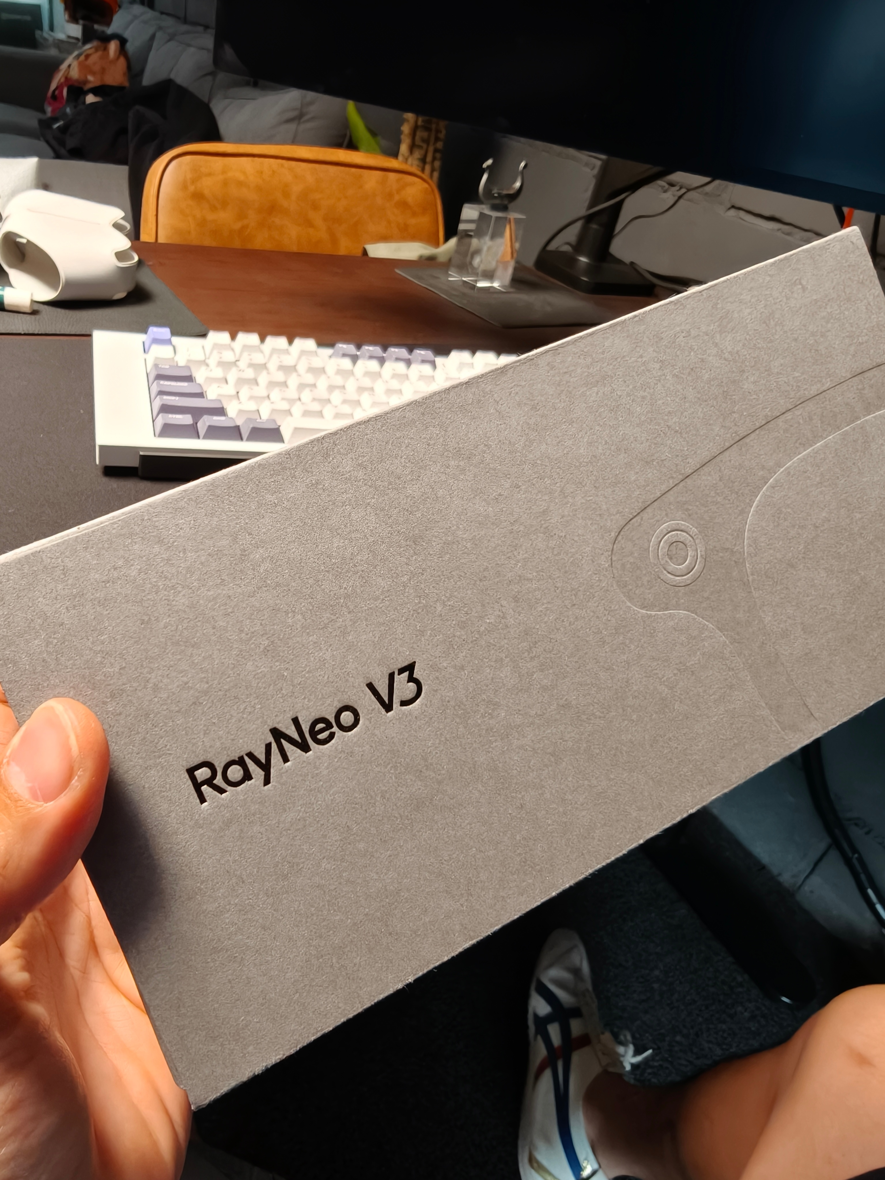 想拍点第一视角的驾驶镜头女领导给我配了这幅眼镜突然有种斯文败类的感觉😏 