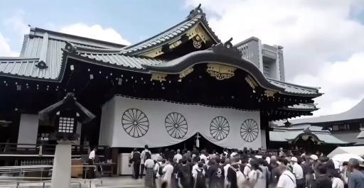 中国曾划定了对 日本 核反击的两条红线：其一，日本胆敢研发或拥有 核武器 ；其二