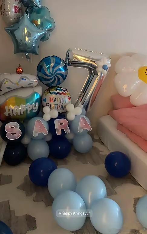 谢霆锋的妹妹谢婷婷为女儿庆贺7岁的生日，她的儿子也一同出镜，与姐姐一起玩耍。 