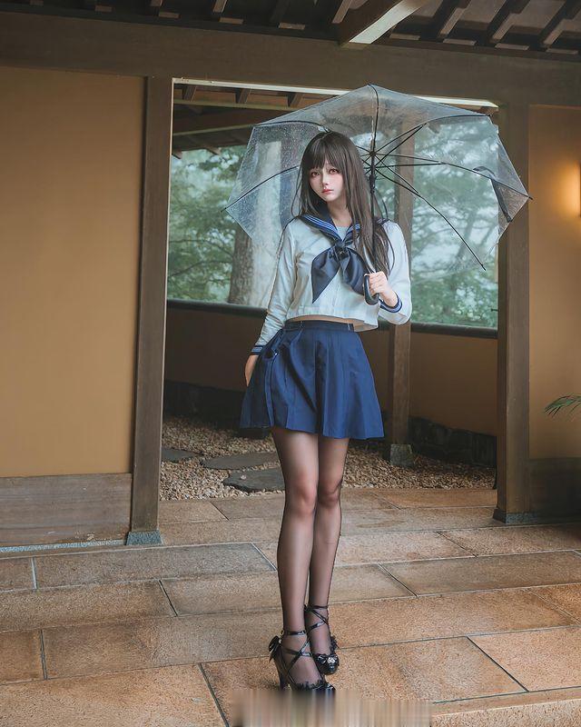 雨中学妹。 ​​​