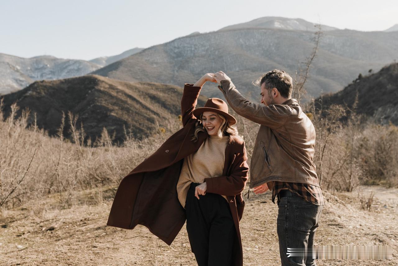 明明遭遇背叛的是原配，为什么男人反而更心疼婚外女人？
 
这是一个比较常见的现象